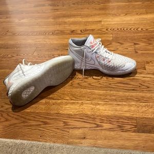 Kevin Durant used basketball shoes